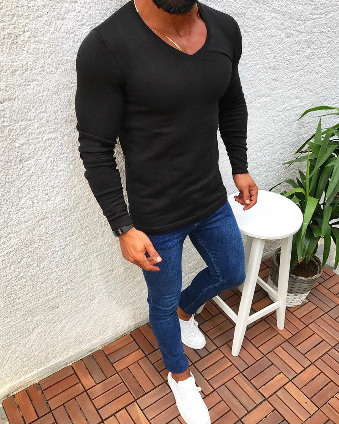 Herren figurbetontes Longsleeve aus Baumwolle mit V-Ausschnitt