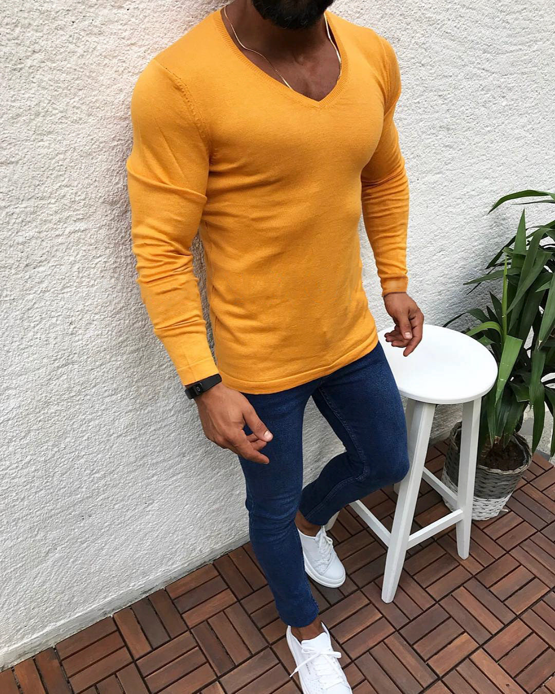 Herren figurbetontes Longsleeve aus Baumwolle mit V-Ausschnitt