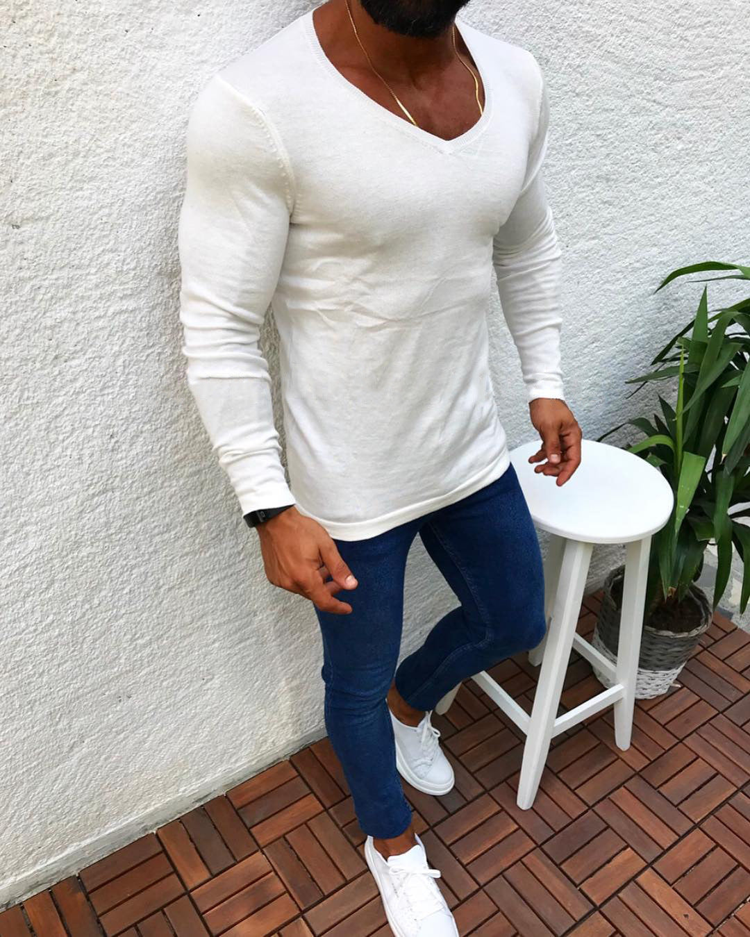 Herren figurbetontes Longsleeve aus Baumwolle mit V-Ausschnitt