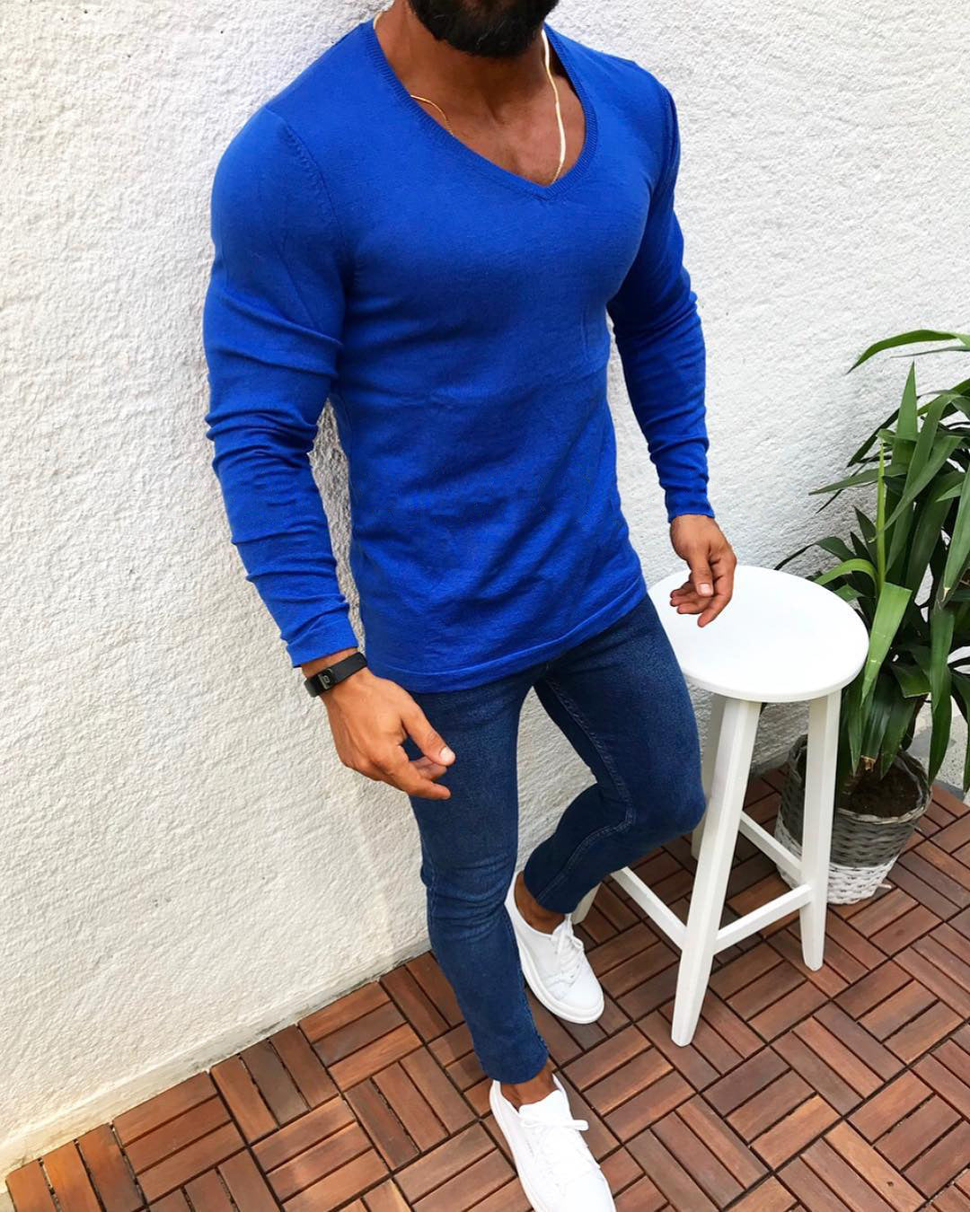 Herren figurbetontes Longsleeve aus Baumwolle mit V-Ausschnitt