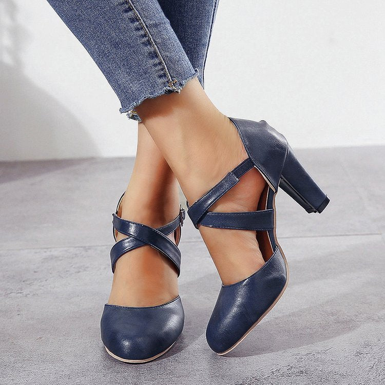 Damen Pumps mit dekorativem Riemendesign und komfortablem Blockabsatz