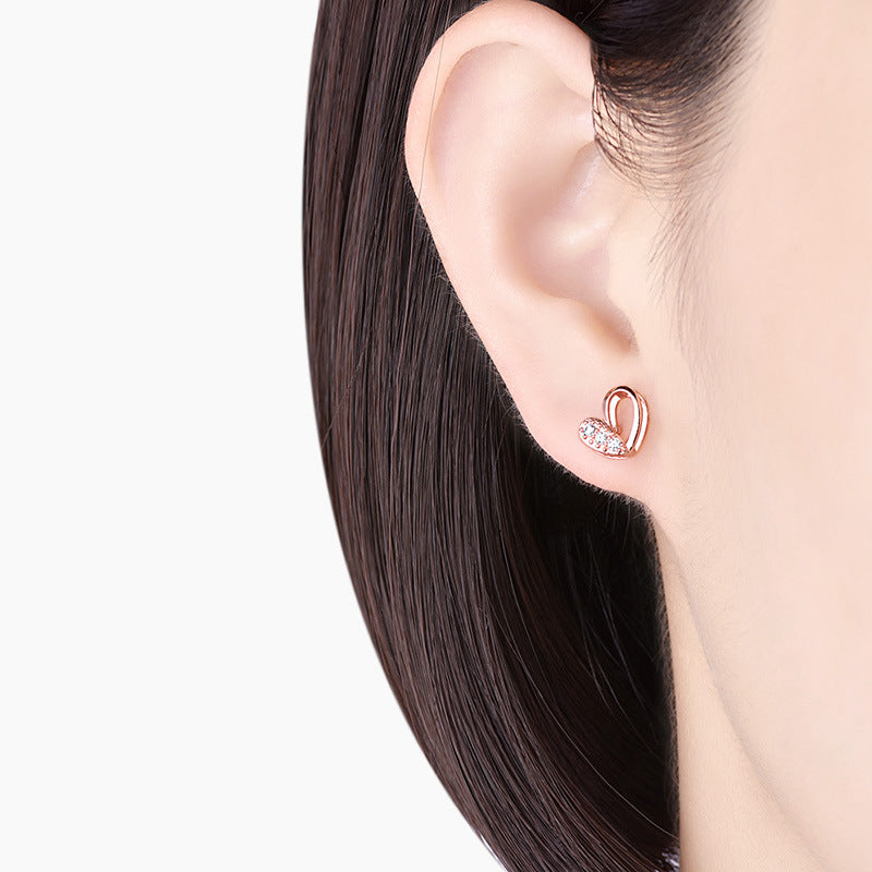 Damen Ohrstecker im Herz-Design mit funkelnden Zirkonia Shop Nory