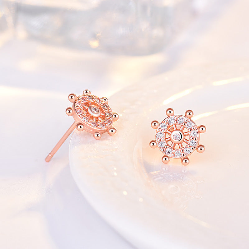 Damen Ohrstecker im maritimen Steuerrad-Design mit funkelnden Zirkonia Shop Nory