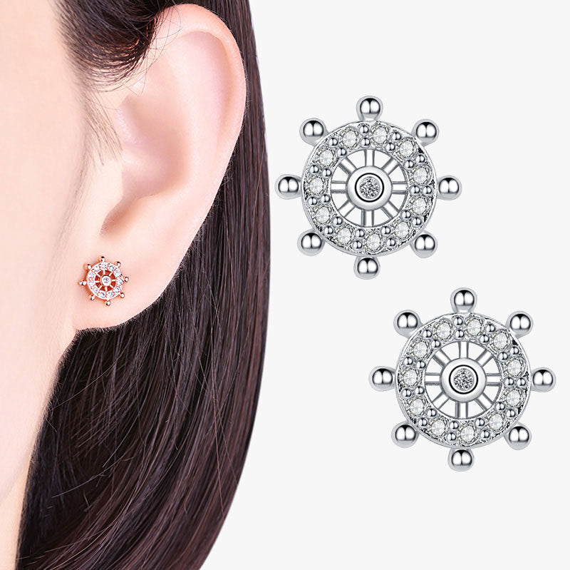Damen Ohrstecker im maritimen Steuerrad-Design mit funkelnden Zirkonia Shop Nory