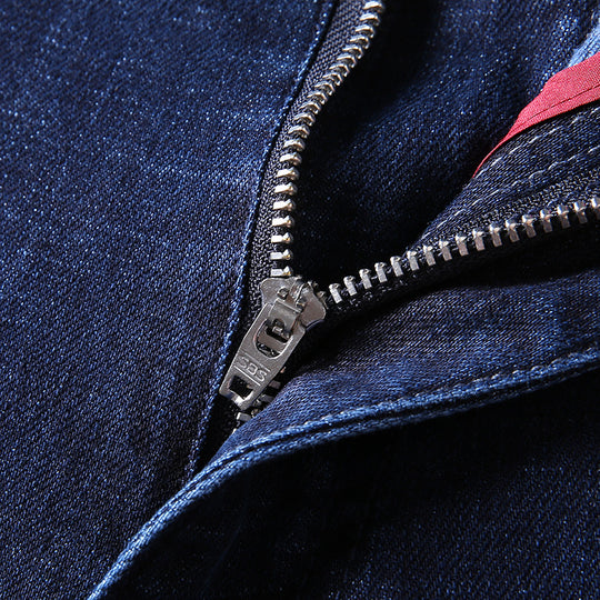 Herren Schmal geschnittene Denim-Chino mit Stretch, tapered Bein und klassischer Five-Pocket-Optik Shop Nory