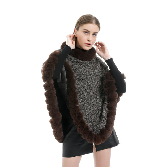Damen Fein gestrickter Ruana-Poncho mit Kunstfellbesatz und asymmetrischem Saum Shop Nory