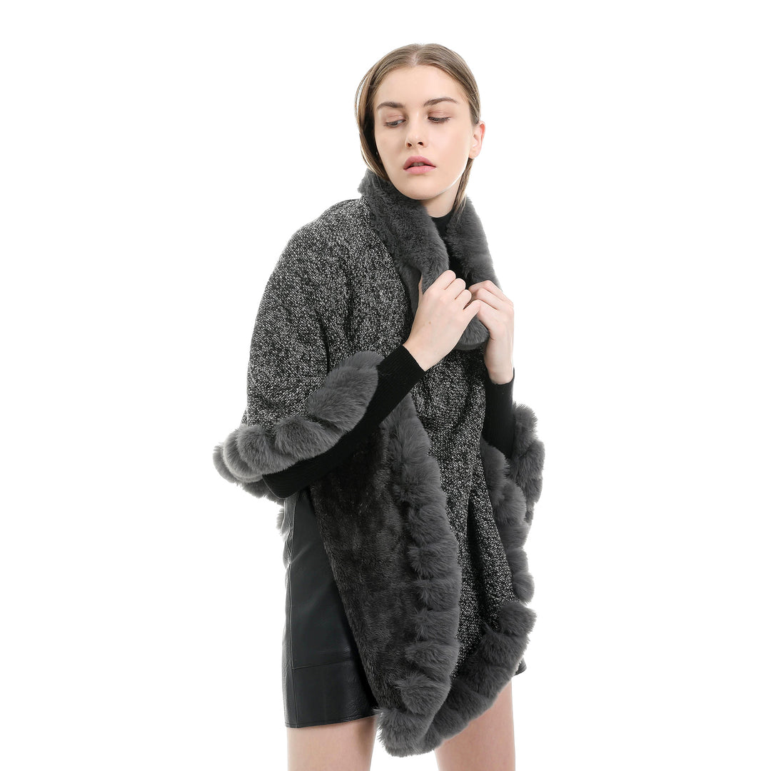 Damen Fein gestrickter Ruana-Poncho mit Kunstfellbesatz und asymmetrischem Saum Shop Nory