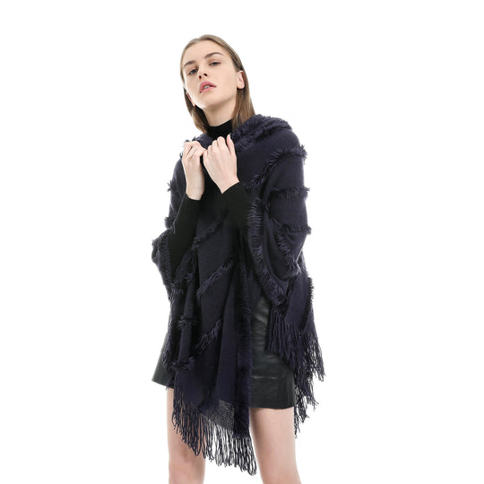Damen Kapuzen‑Ruana mit diagonalem Fransen‑Relief und offener Zipfelpassform Shop Nory