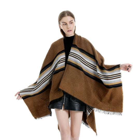 Damen Lässiger Ruana-Poncho aus Wollmix mit asymmetrischem Zipfel und feinem Streifenjacquard Shop Nory