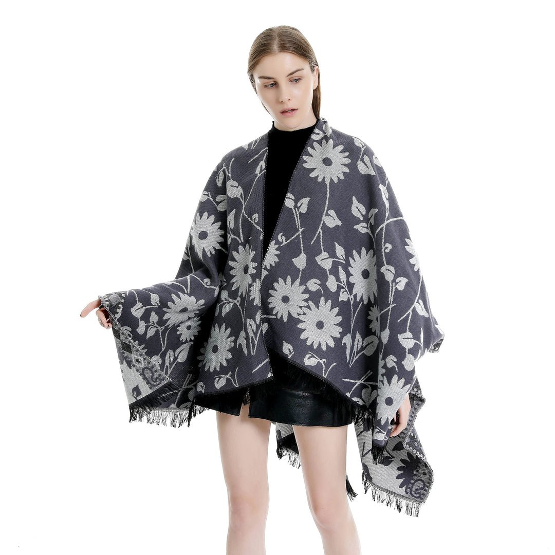 Damen Jacquard‑Ruana‑Poncho mit floralem Jacquard, Fransensaum und weichem Wollmix Shop Nory