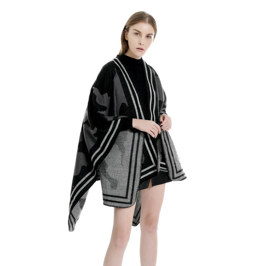 Damen Oversize-Feinstrick-Ruana mit abstraktem Jacquard und kontrastierter Kantenbordüre Shop Nory