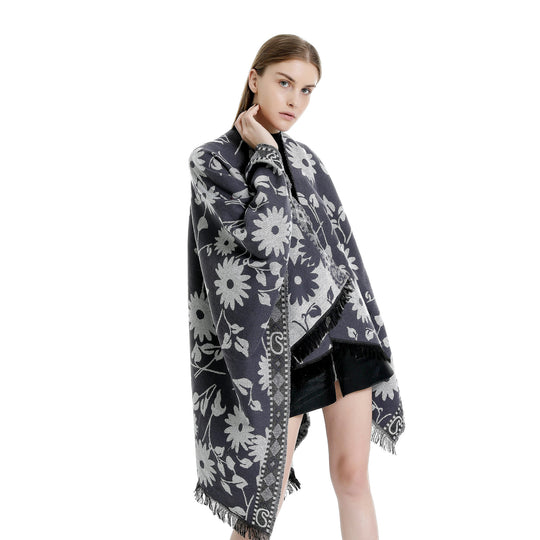 Damen Jacquard‑Ruana‑Poncho mit floralem Jacquard, Fransensaum und weichem Wollmix Shop Nory