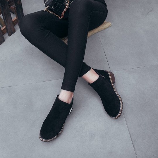 Damen Ankle-Boots aus softem Wildleder mit stabilem Blockabsatz