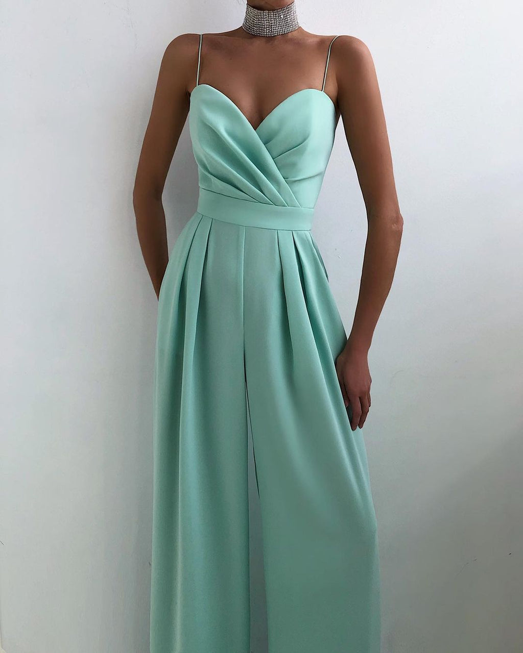 Damen Eleganter Fließender Jumpsuit mit Spaghettibändern für Festliche Anlässe