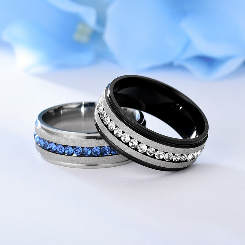 Herren Ring mit funkelnden blauen Zirkonia-Steinen und eleganter Edelstahl-Oberfläche Shop Nory