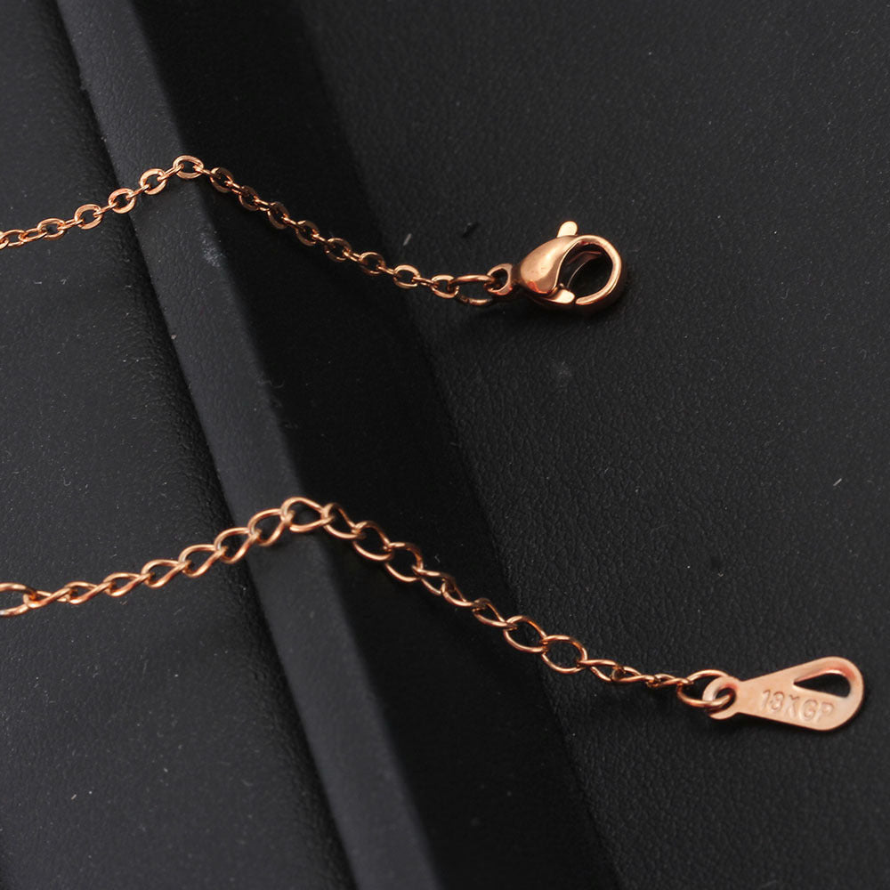 Damen Halskette mit herzförmigem Anhänger und funkelnden Zirkonia Shop Nory