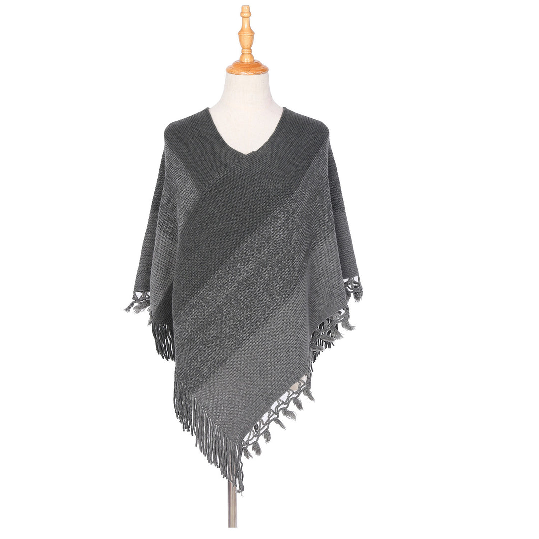 Damen Strick‑Ruana‑Poncho mit V‑Ausschnitt, asymmetrischem Zipfel und gehäkelten Fransen Shop Nory