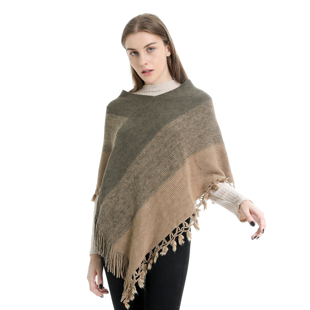 Damen Strick‑Ruana‑Poncho mit V‑Ausschnitt, asymmetrischem Zipfel und gehäkelten Fransen Shop Nory
