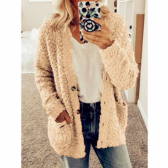 Damen nan locker geschnittener Teddy-Flausch-Cardigan mit dezenter Knopfleiste und aufgesetzten Eingrifftaschen Shop Nory