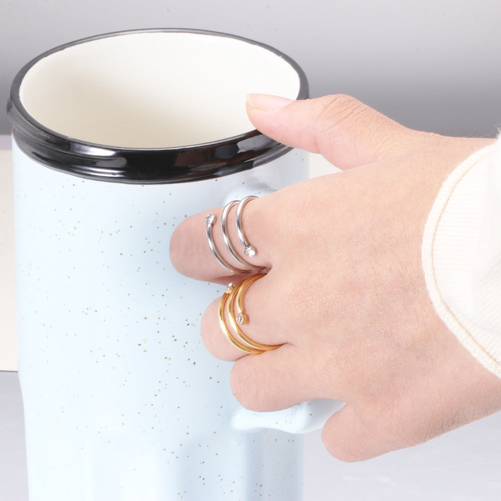 Damen Ring im modernen, minimalistischen Design mit funkelnden Kristallen Shop Nory