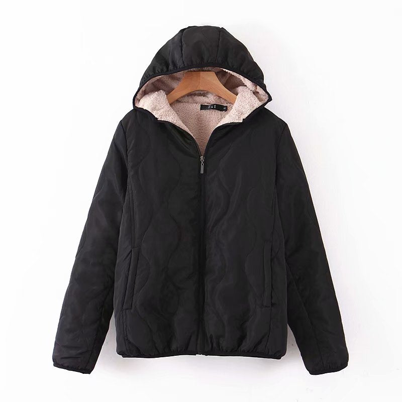 Damen gepolsterte Kapuzenjacke mit Teddyfutter und Wellensteppung Shop Nory
