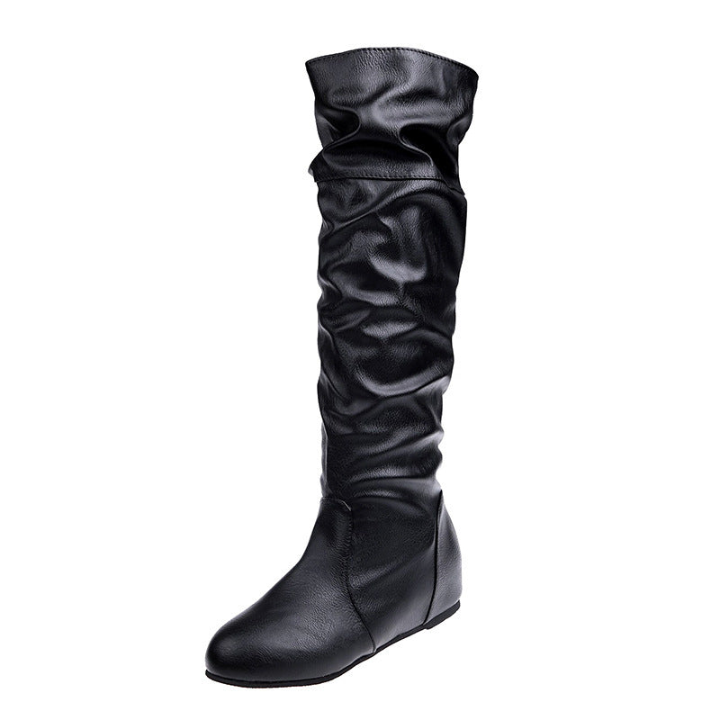 Damen Overknee-Stiefel aus weichem Kunstleder mit slouchigem Schaft und flachem Keilabsatz Shop Nory