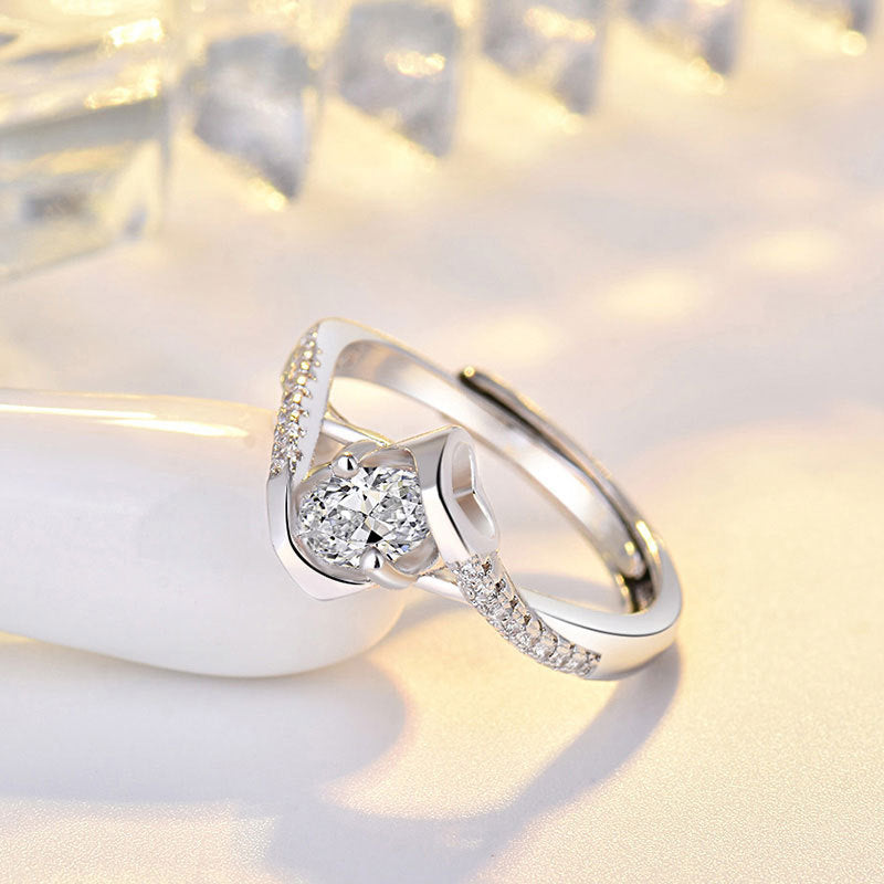 Damen Verlobungsring mit funkelndem Zirkonia-Besatz und modernem Design Shop Nory