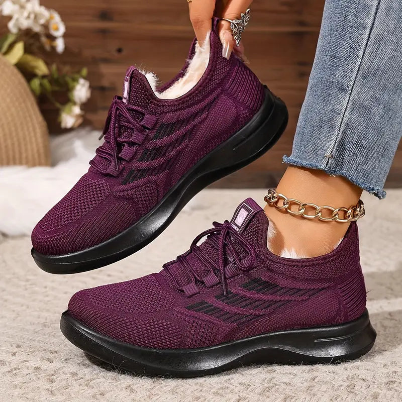 Bequeme Sportschuhe mit weichem Sohlenmaterial