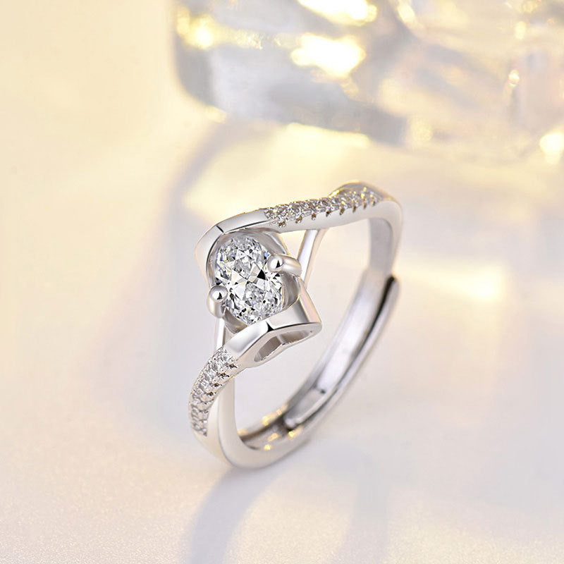 Damen Verlobungsring mit funkelndem Zirkonia-Besatz und modernem Design Shop Nory