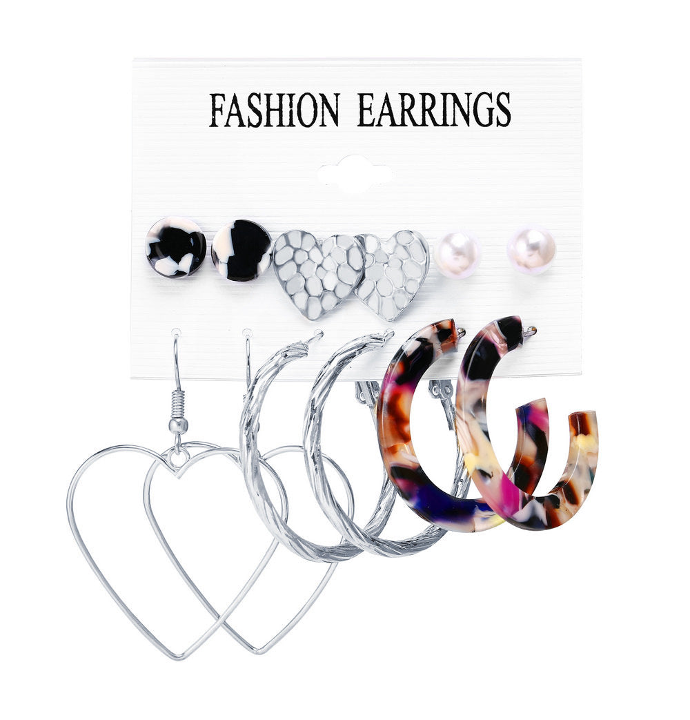 Damen Ohrstecker-Set mit variierenden Designs und einzigartigen Details Shop Nory