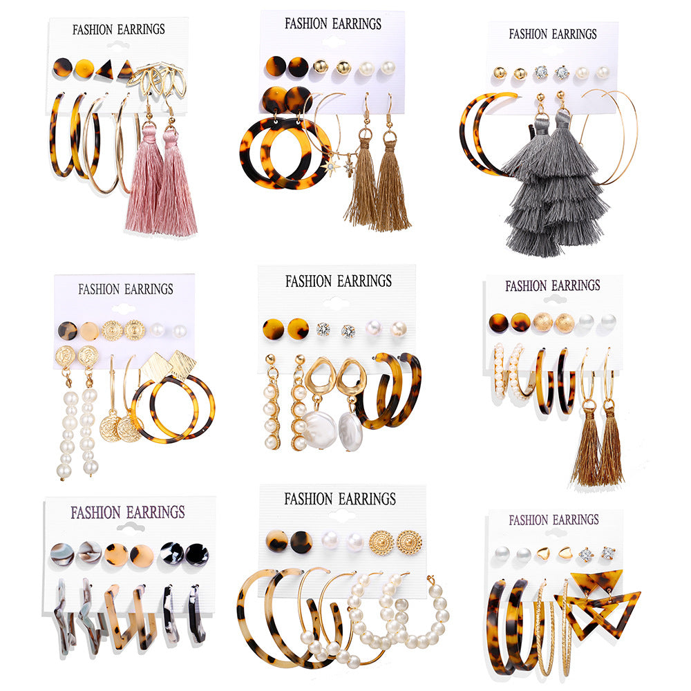 Damen Ohrstecker-Set mit variierenden Designs und einzigartigen Details Shop Nory