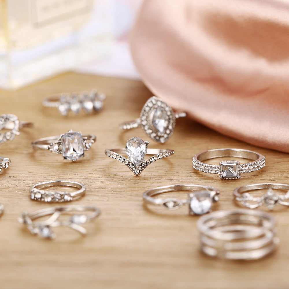 Damen elegantes und glitzerndes Ring-Set mit funkelnden Zirkonia Steinen Shop Nory