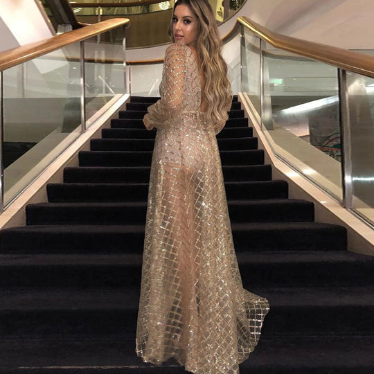 Damen Elegantes Transparenzkleid mit glanzvollen Akzenten