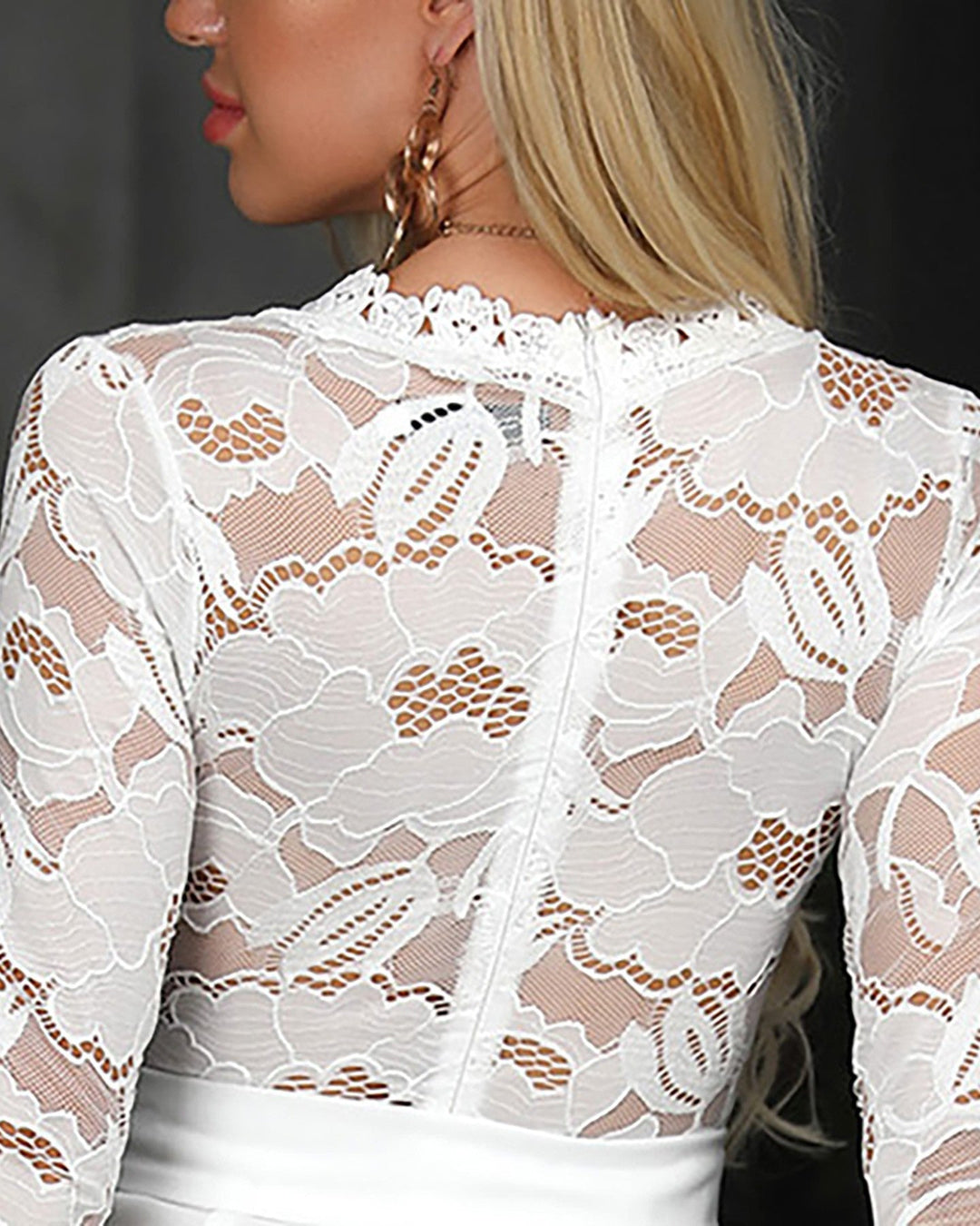 Damen Eleganter Jumpsuit mit Spitzenoberteil und taillierten Details