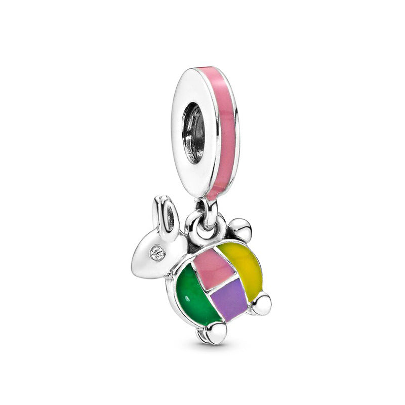 Herz-Charms mit Vogel-Motiv und Emaillierten Blättern