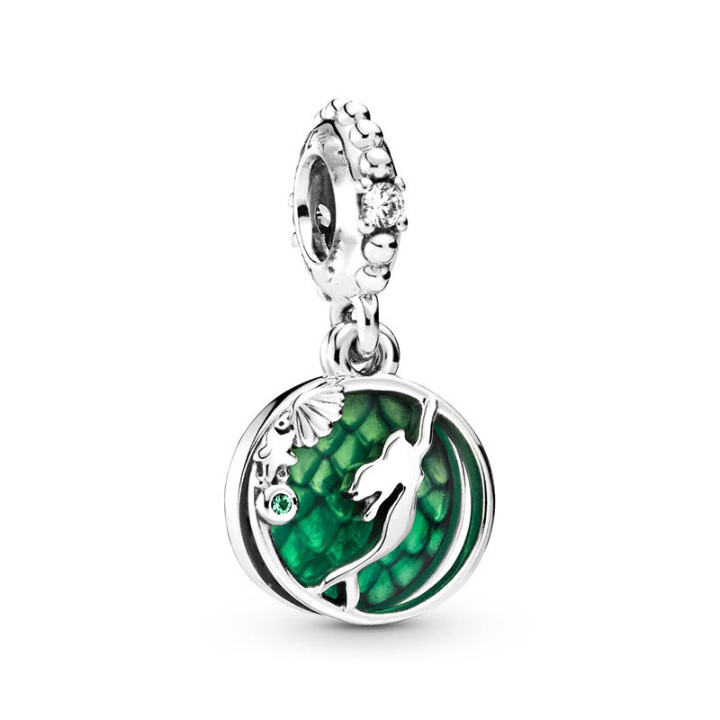 Herz-Charms mit Vogel-Motiv und Emaillierten Blättern
