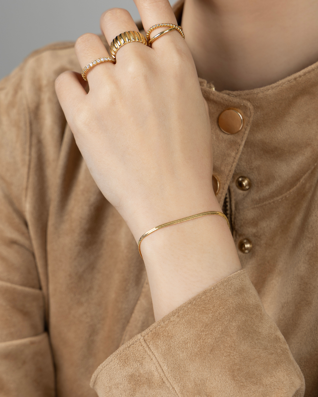 Klassisches Nyssa Minimalistisches Goldkettearmband | Shop Nory
