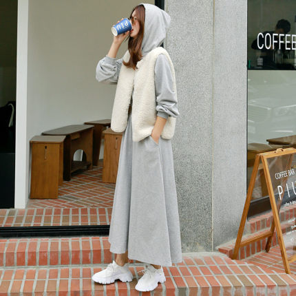 Damen Maxi‑Sweatkleid mit Kapuze, Oversize‑Silhouette und seitlichen Eingrifftaschen Shop Nory