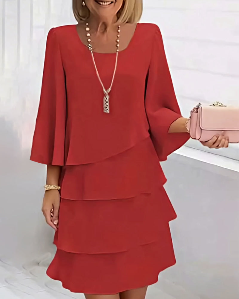 Einfarbiges Kleid mit Dreiviertelärmeln