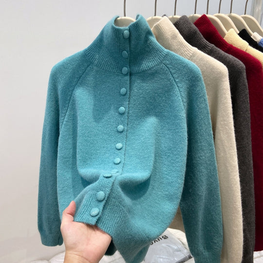 Damen-Strickjacke mit Stehkragen und Knopfleiste
