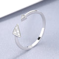 Damen offener Ring mit elegantem Pfeildesign und funkelndem Zirkonbesatz Shop Nory