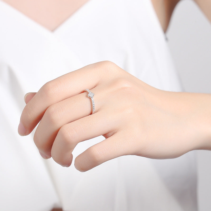 Damen Ring mit elegantem Herzen und funkelnden Zirkonia Shop Nory