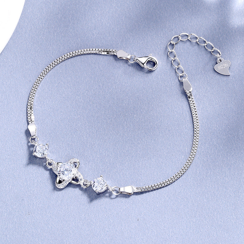 Damen Armband mit funkelnden Zirkonia und eleganter Gliederstruktur Shop Nory