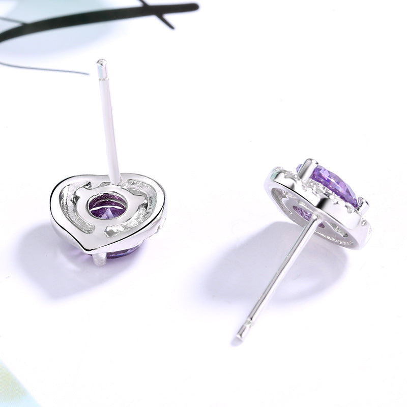 Damen Ohrstecker im herzförmigen Design mit funkelnden Zirkonia Shop Nory