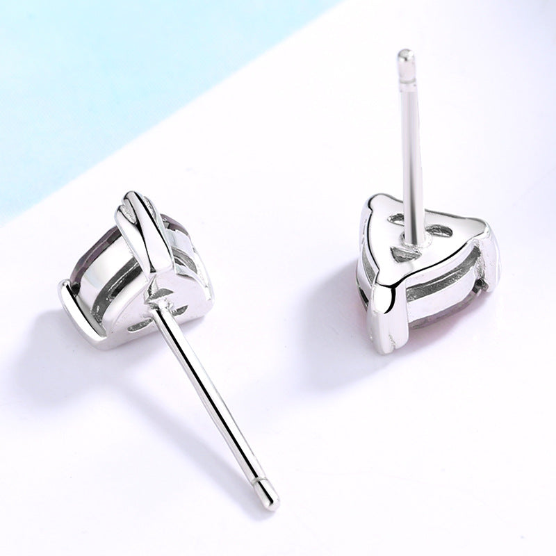 Damen Ohrringe mit funkelnden Herz-Akzenten aus hochwertigem Edelstahl Shop Nory