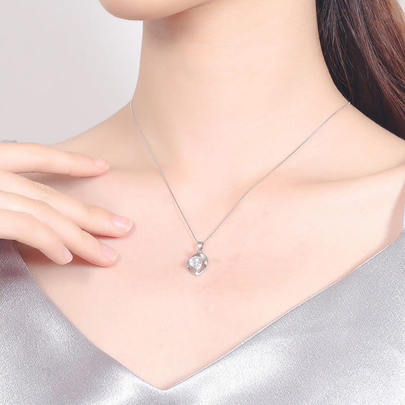 Damen Halskette mit stilvollem Herzenanhänger und funkelndem Zirkon Shop Nory