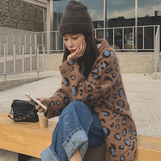 Damen Langer Flauschiger Strickcardigan mit Leo‑Print und offenem Oversize‑Schnitt Shop Nory