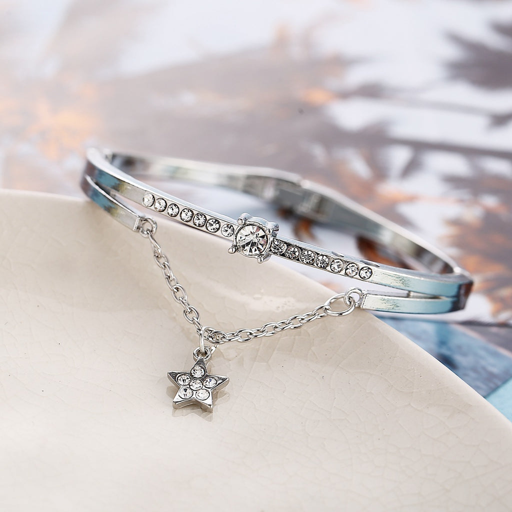 Damenarmband mit funkelndem Anhänger Shop Nory