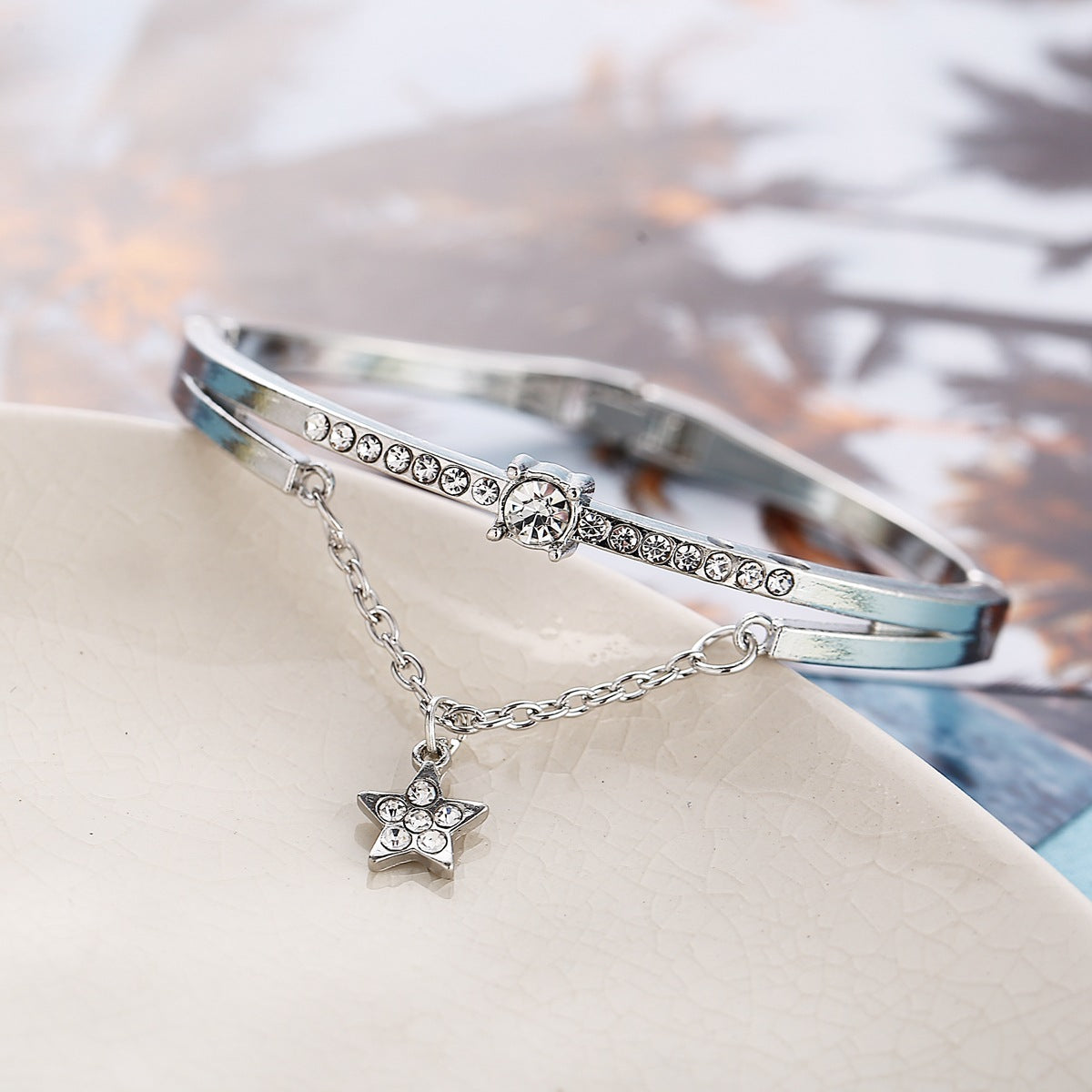 Damenarmband mit funkelndem Anhänger Shop Nory