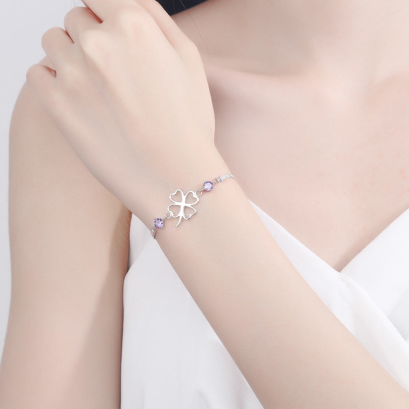 Damen Charmantes Armkettchen mit vierblättrigem Kleeblatt und funkelnden Steinchen Shop Nory